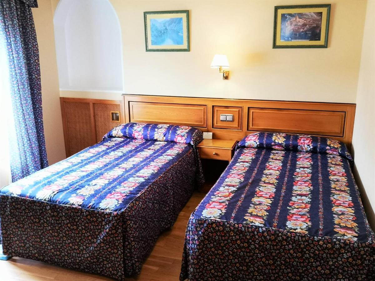 Hotel Y Casona El Carmen Perlora Ngoại thất bức ảnh