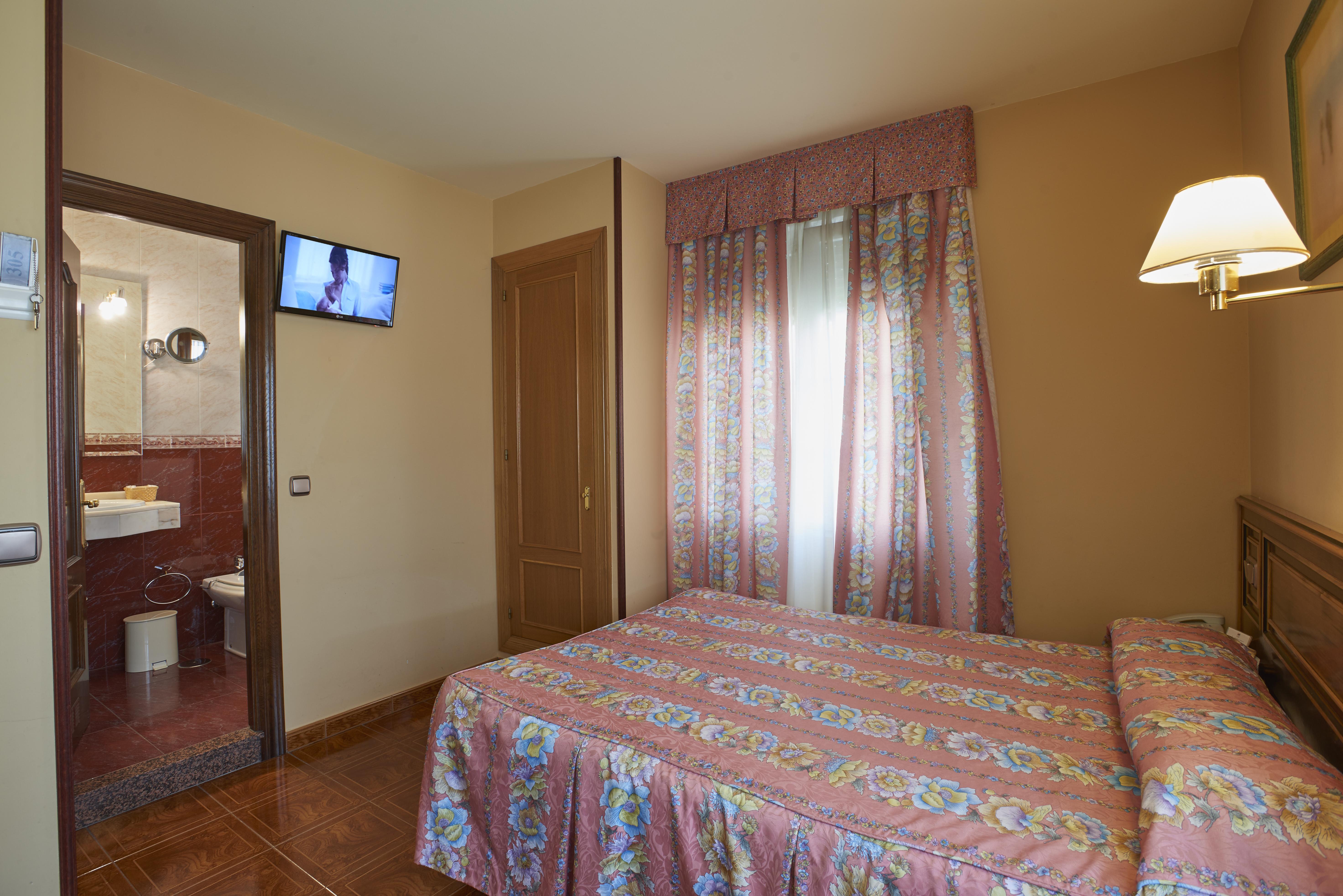 Hotel Y Casona El Carmen Perlora Ngoại thất bức ảnh